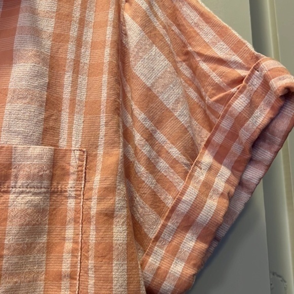 NWOT Universal Thread Top - Picture 5 of 5